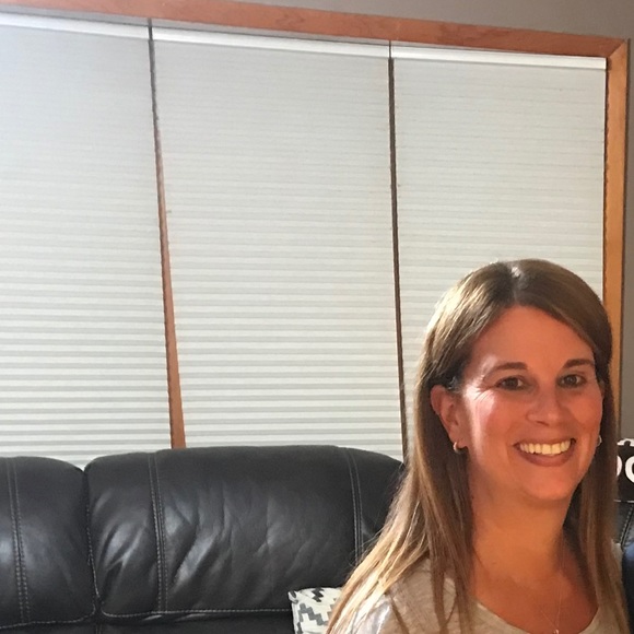 Meet your Posher, Alisa - Picture 1 of 1